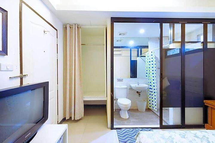 Room 15 of 16