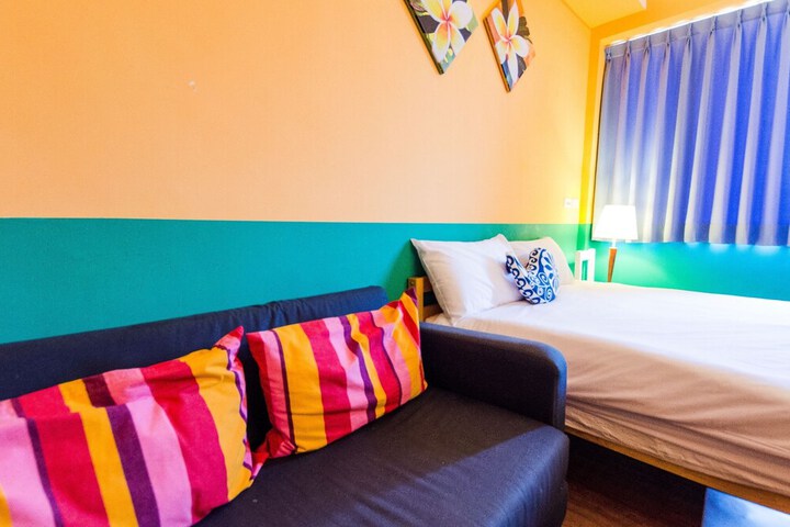 Room 3 of 33