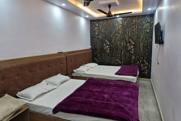 Room 53 of 76