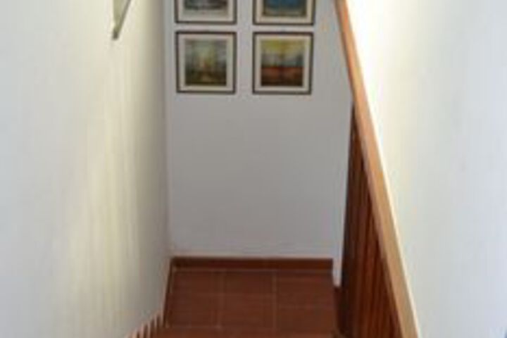 Room 13 of 34