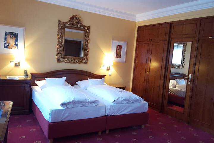 Room 9 of 67