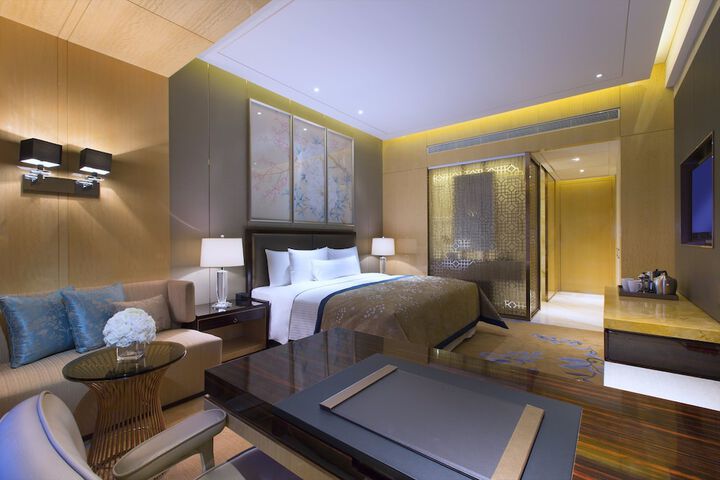 Room 8 of 42