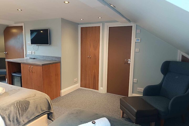 Room 166 of 283