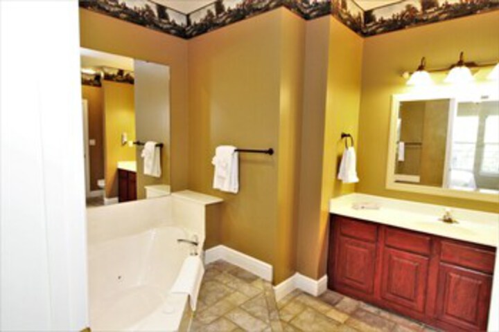 Room 5 of 32