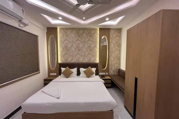 Room 3 of 15