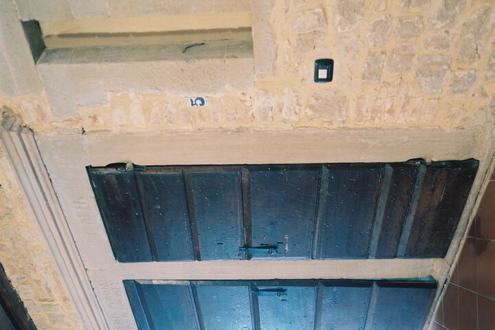 Room 4 of 32