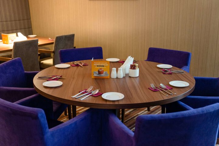 Dining 34 of 57