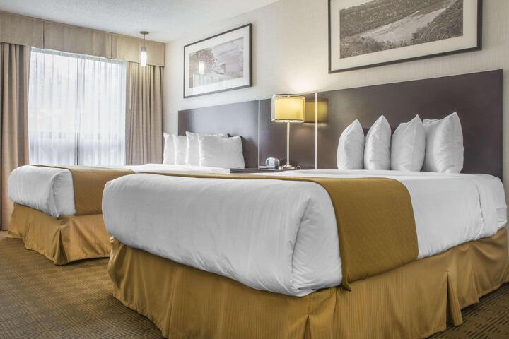 2 Double Beds (2 of 10)