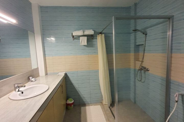 Room 16 of 42