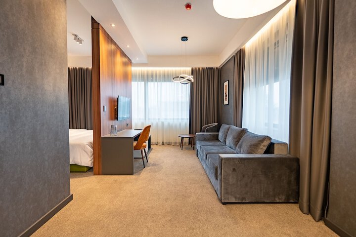 Room 11 of 46