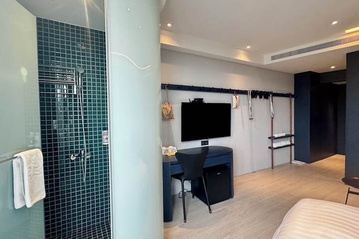 Room 19 of 49