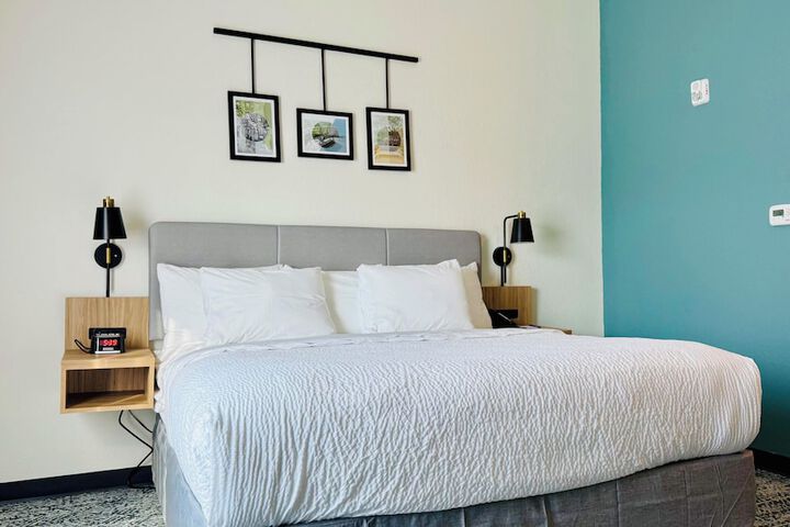 Room 4 of 46