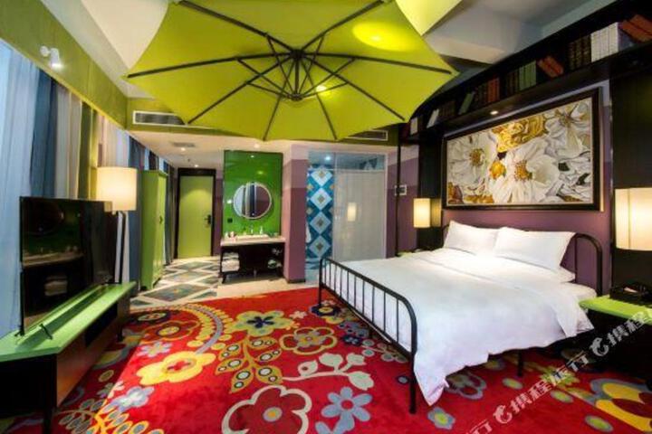 Magpie Happy Home Hotel