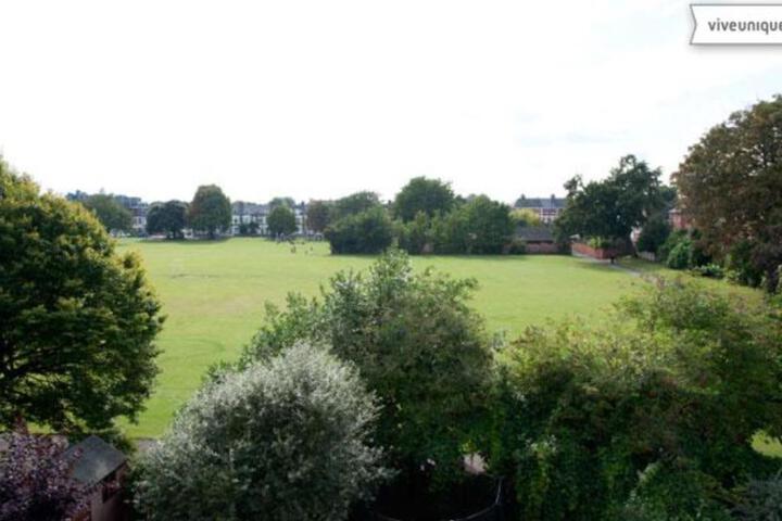 Veeve Stunning 4 Bed Family Home in Chiswick Walk To River Thames