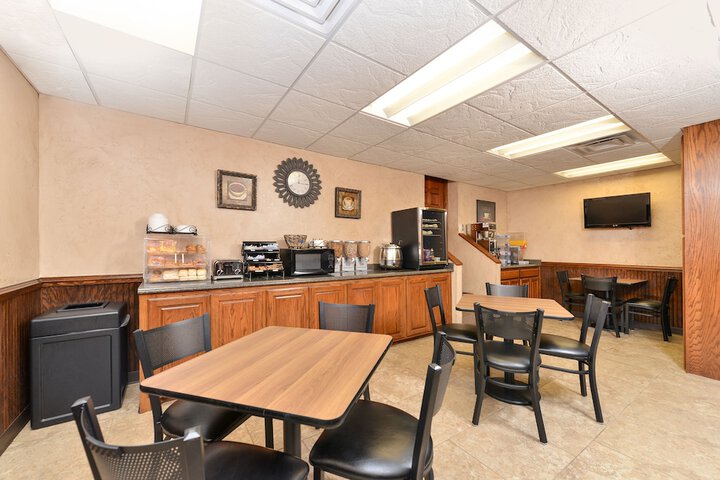 Breakfast/Coffee Service 27 of 35