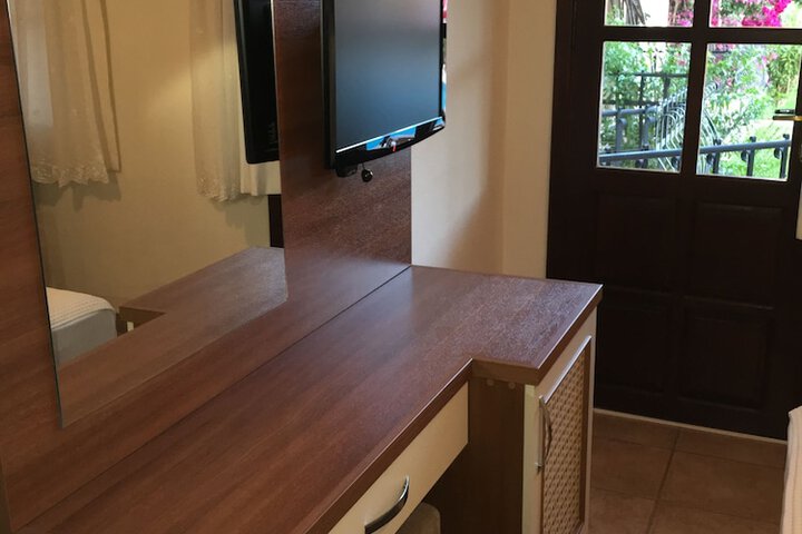 Room 10 of 36