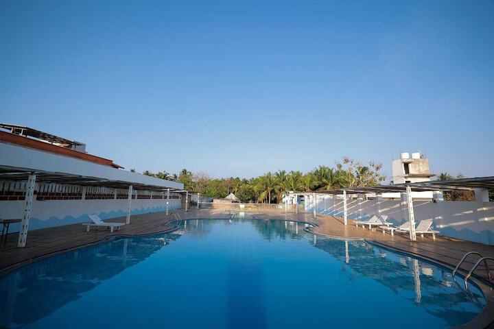 Pool 19 of 38