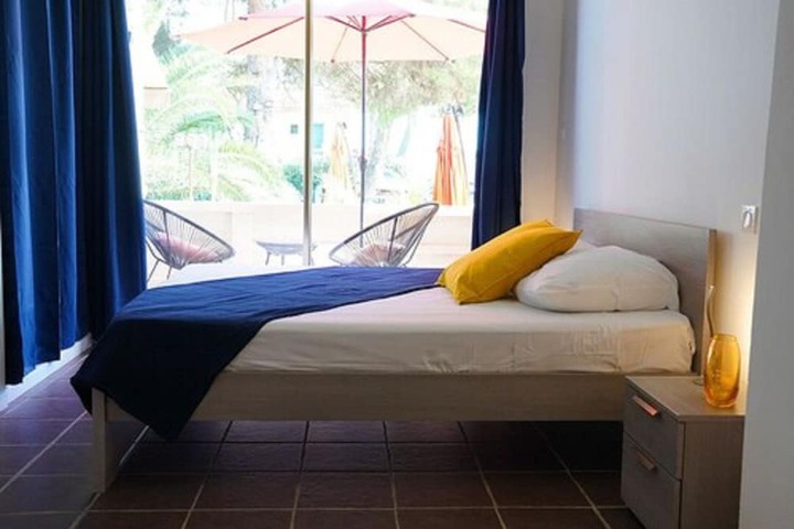 Room 7 of 62