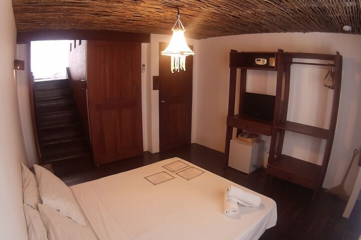 Room 9 of 50
