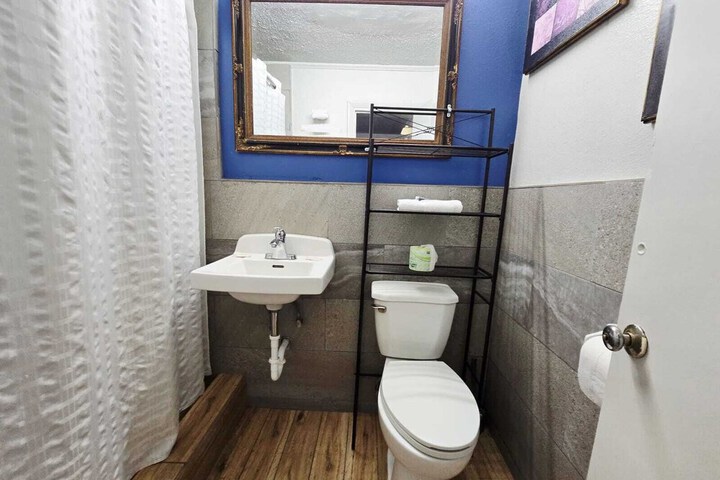 Room 17 of 20