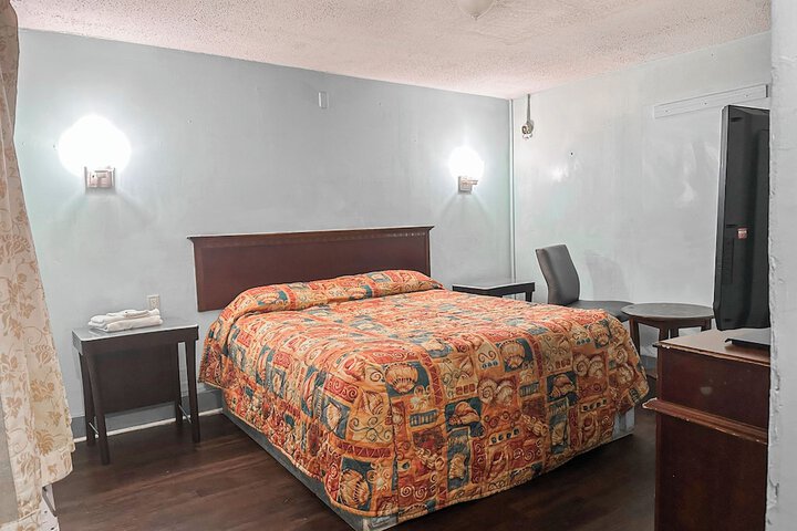 Room 34 of 110