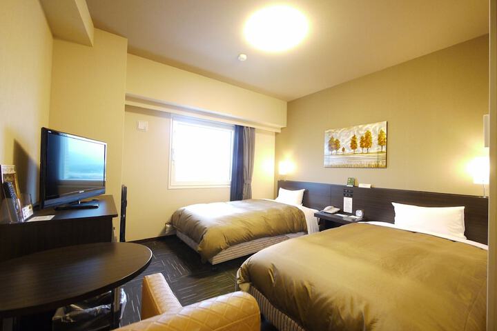 Room 5 of 28