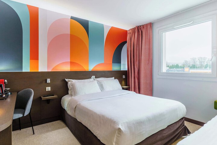 Room 8 of 25