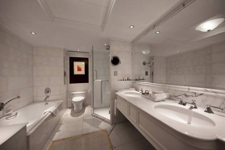 Room 47 of 75