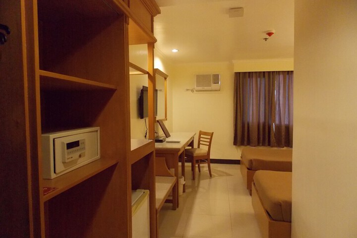 Room 28 of 60