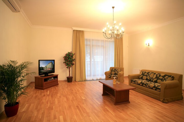 Room 27 of 51