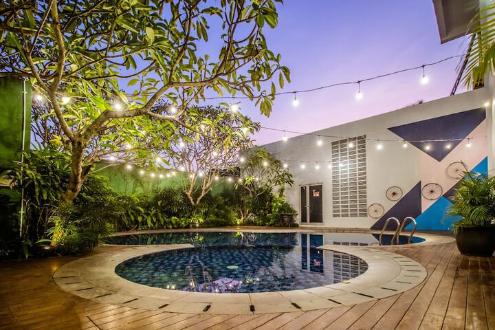 Hotel with Pool