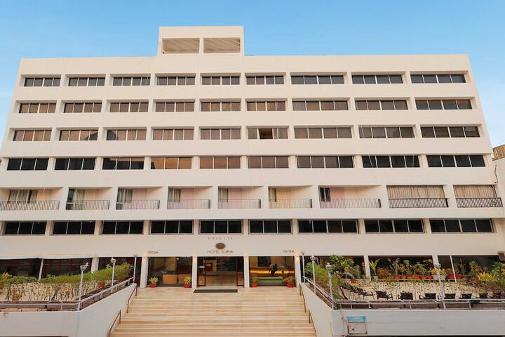 Hotel in Vadodara Near Railway Station