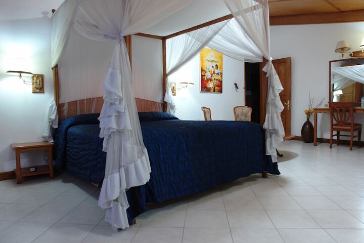 Room 8 of 26