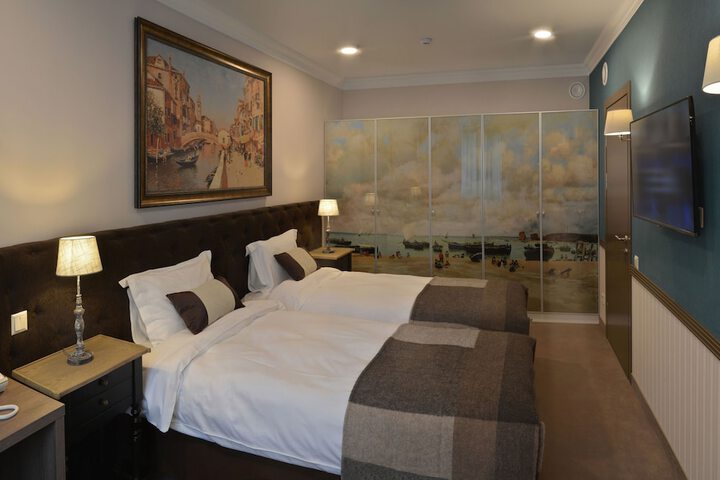 Room 29 of 69