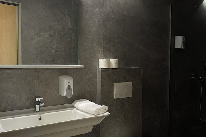 Room 25 of 35