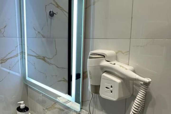 Room 53 of 65