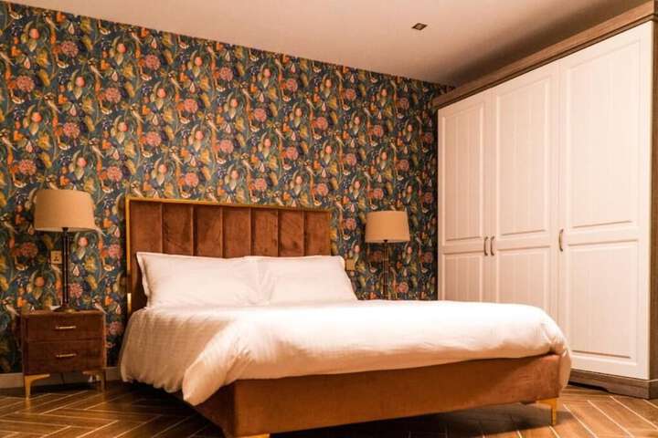 Room 28 of 97