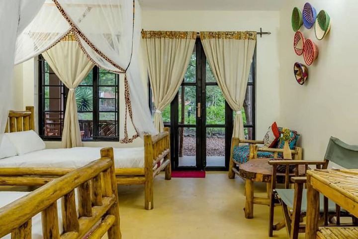 Room 5 of 12