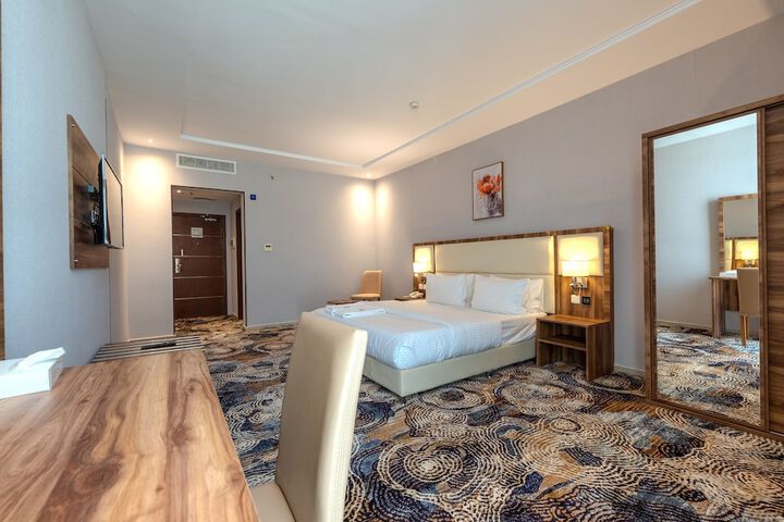 Room 5 of 44