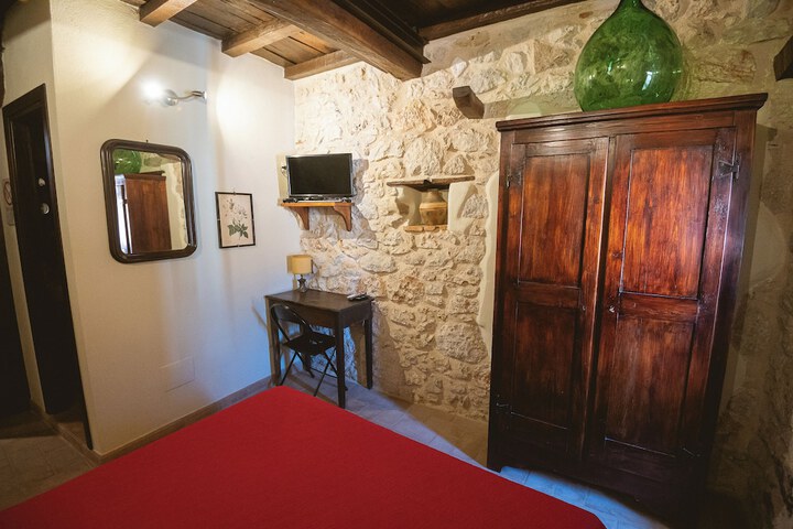 Room 26 of 115