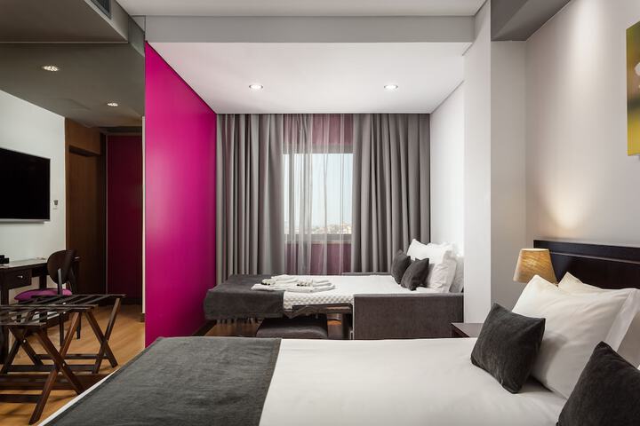 Room 27 of 66