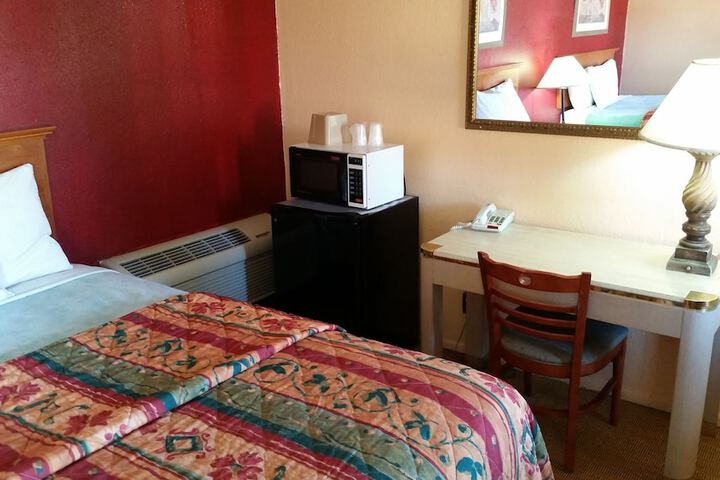 Room 21 of 40