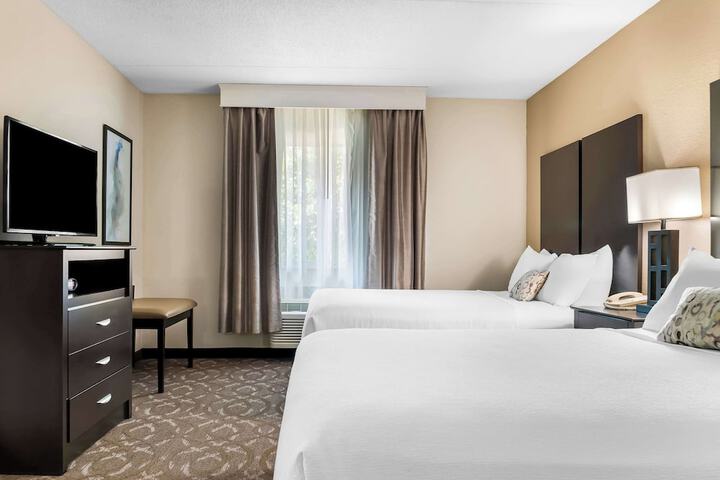 2 Queen Beds (4 of 16)