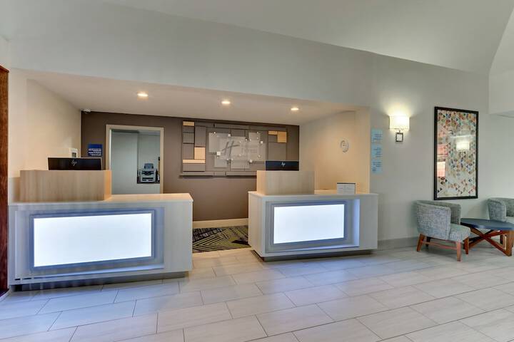 Hotel 57 of 66