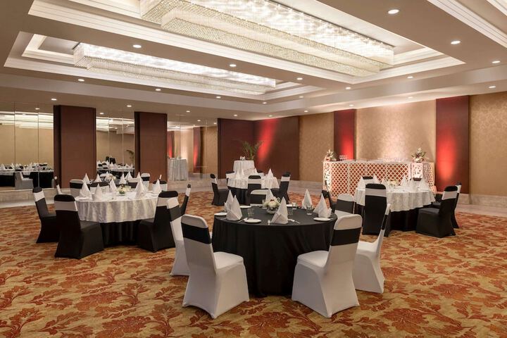 Ballroom/Hall 32 of 41