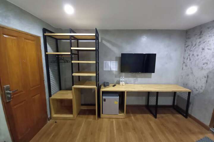 Room 5 of 24