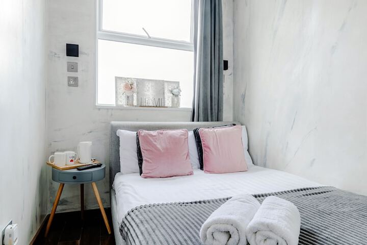 Room 82 of 234