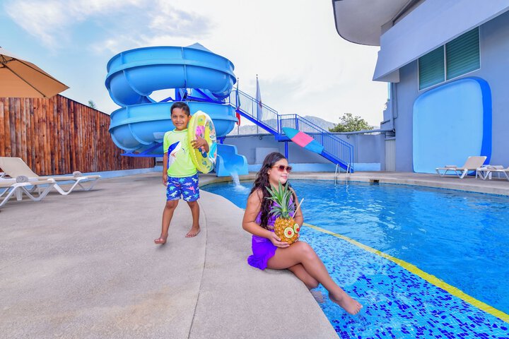 Pool Hotel