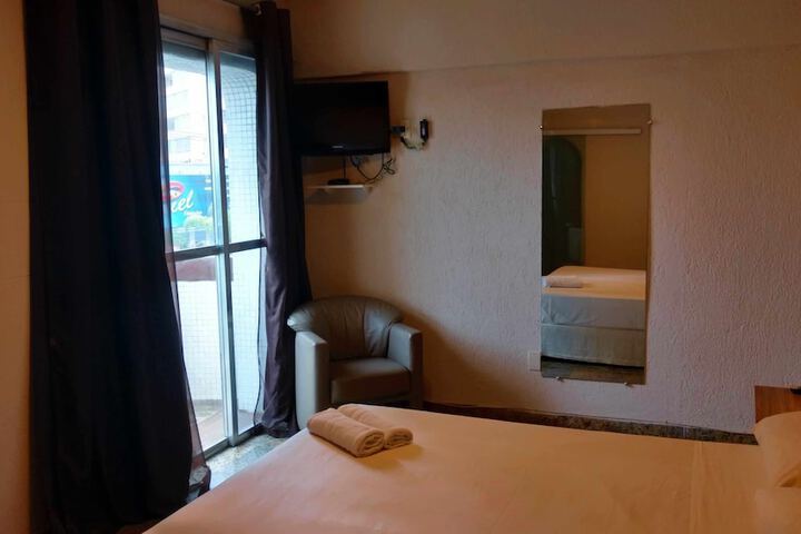 Room 7 of 39