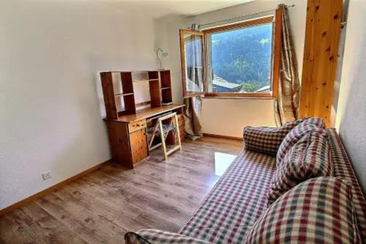 Room 5 of 20